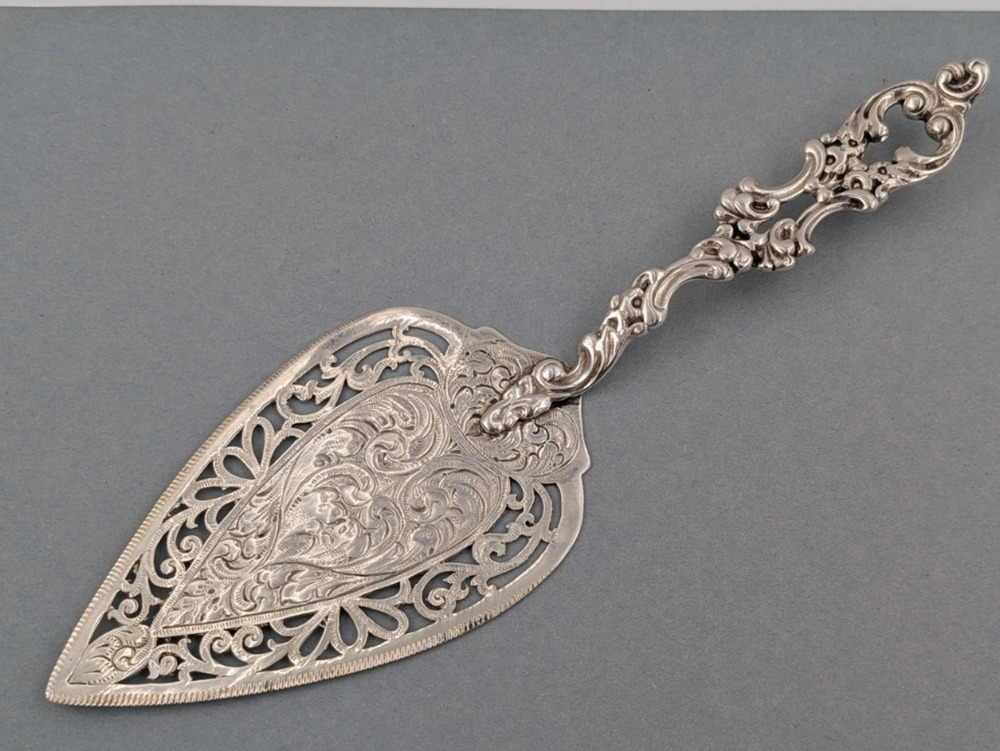 Rare Sterling Silver Cake Server Ornate Pierced Large 11" 127g Serrated Edge